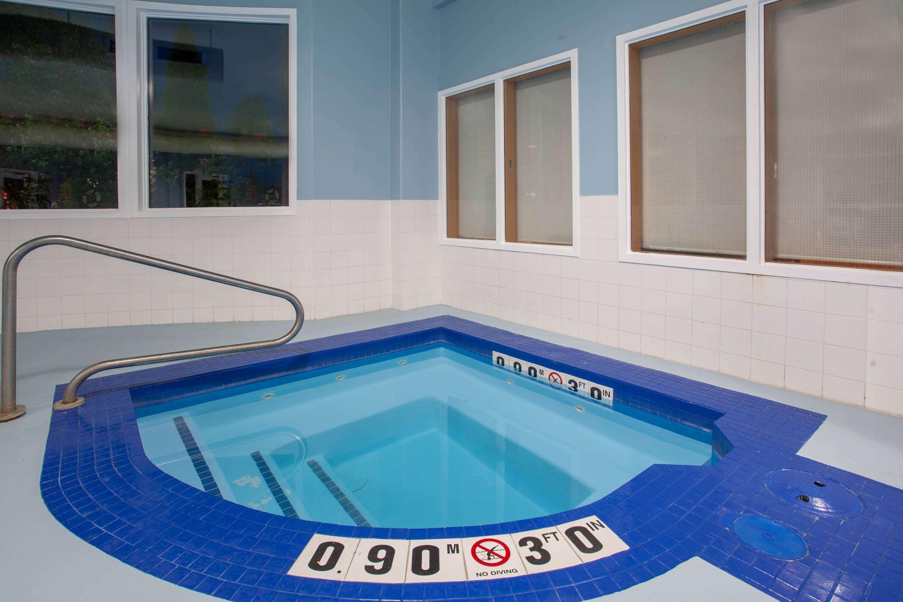 Hotel Super 8 By Wyndham Midland Exteriér fotografie