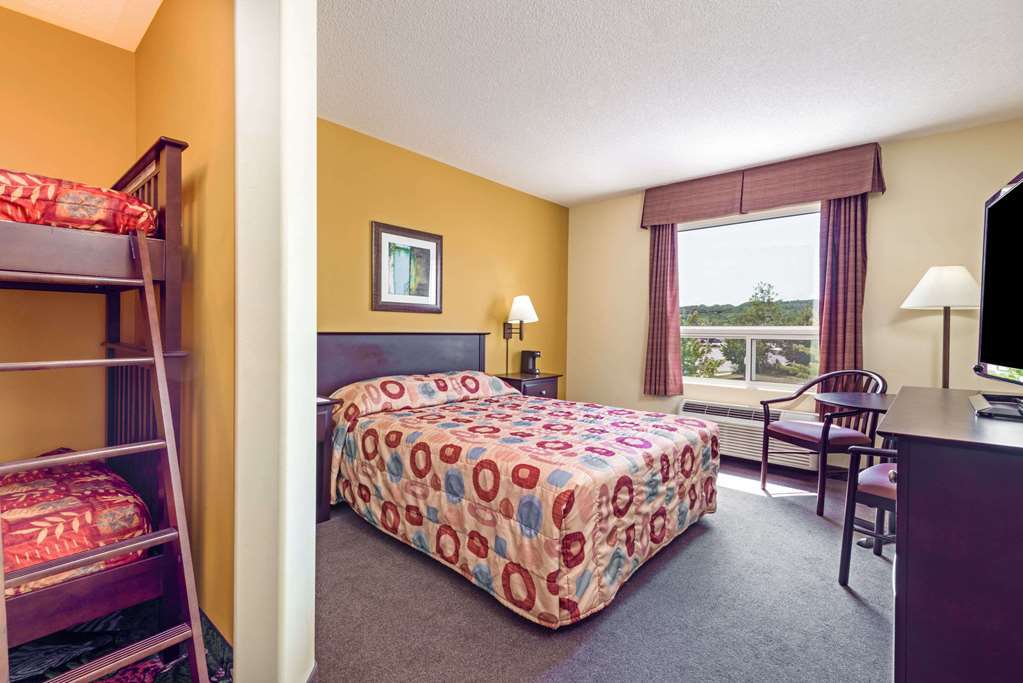 Hotel Super 8 By Wyndham Midland Pokoj fotografie