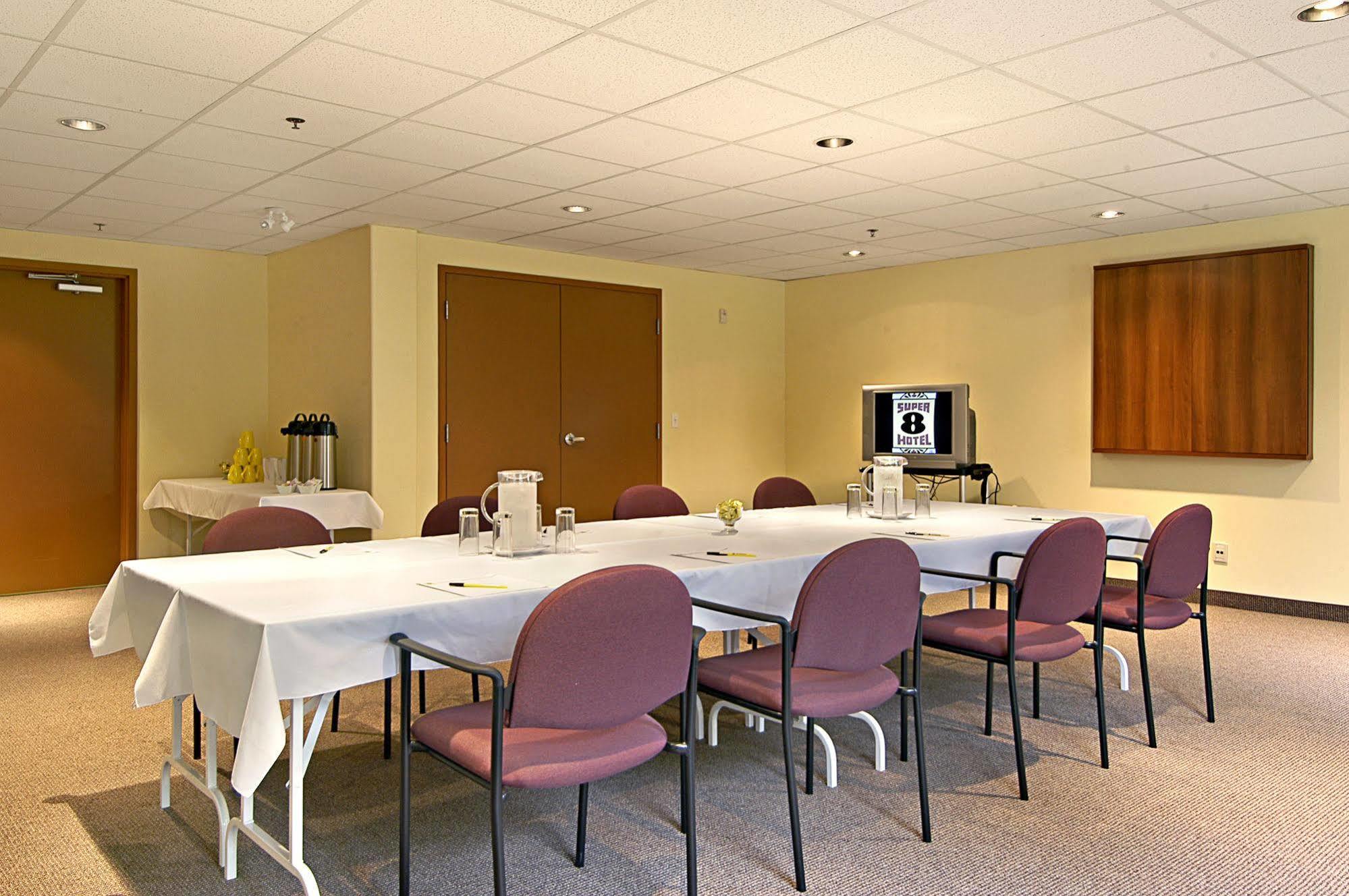 Hotel Super 8 By Wyndham Midland Exteriér fotografie