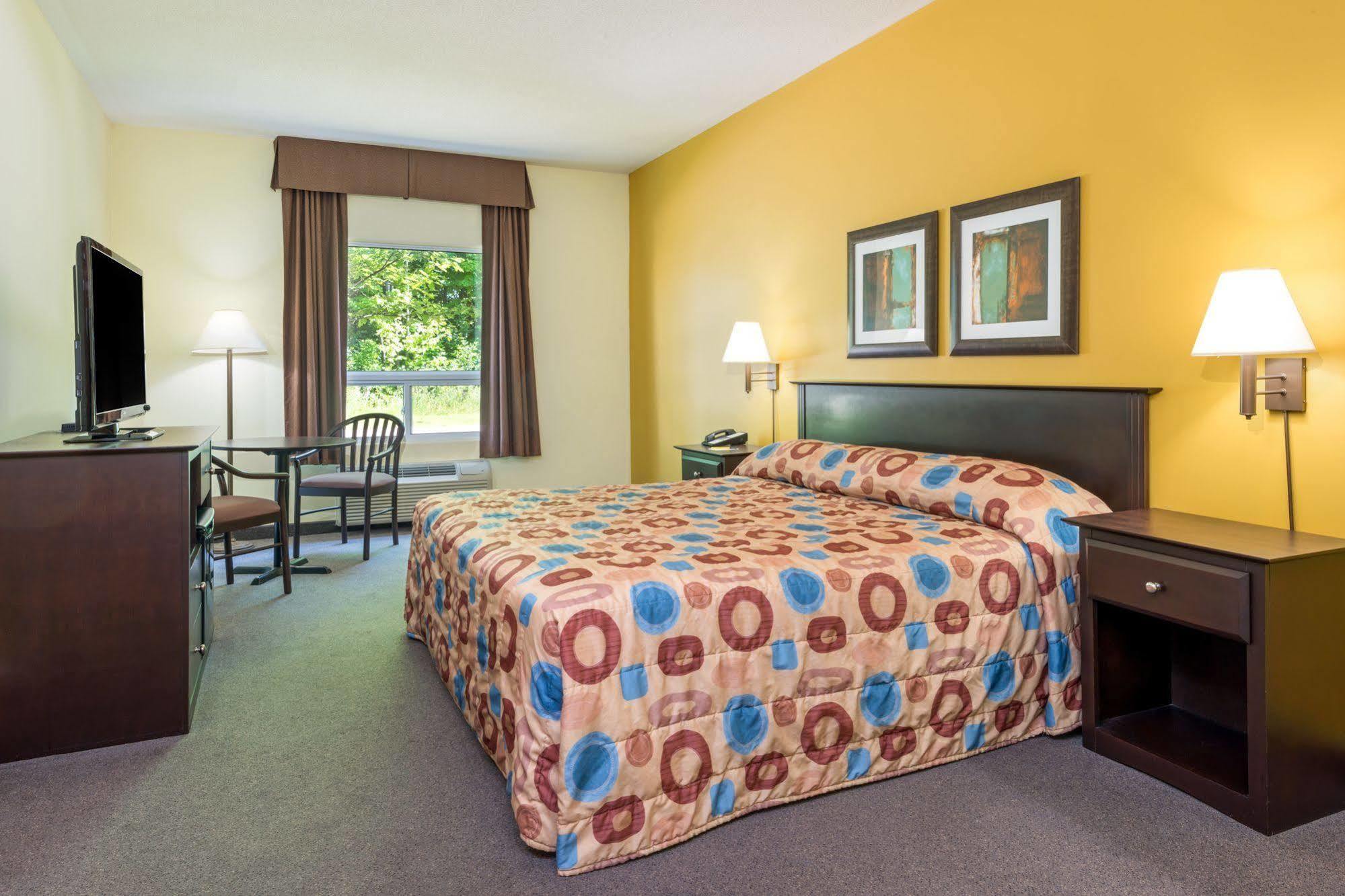 Hotel Super 8 By Wyndham Midland Exteriér fotografie