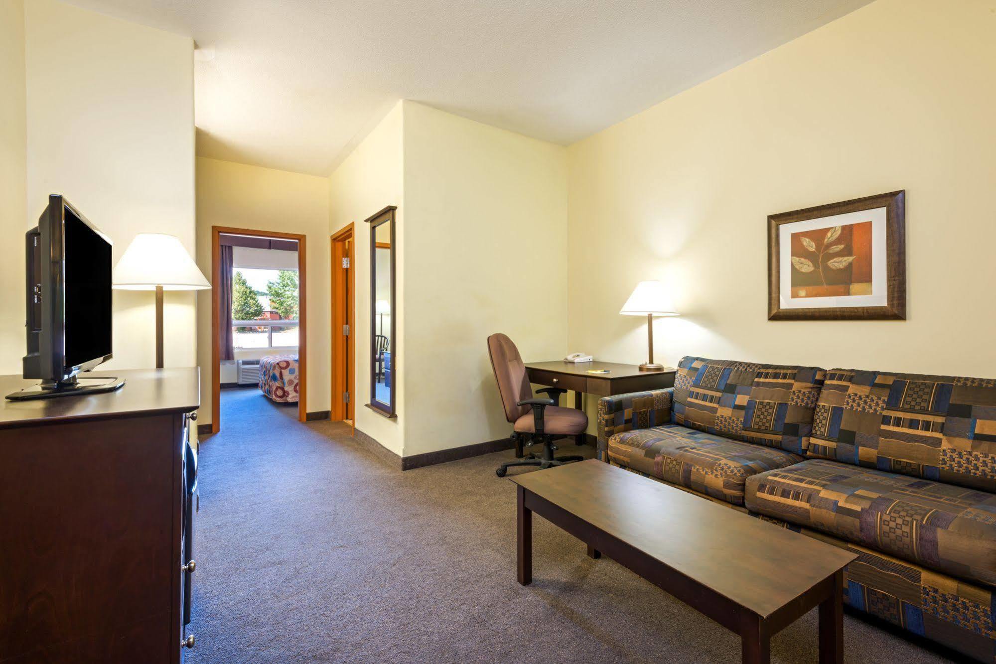 Hotel Super 8 By Wyndham Midland Exteriér fotografie